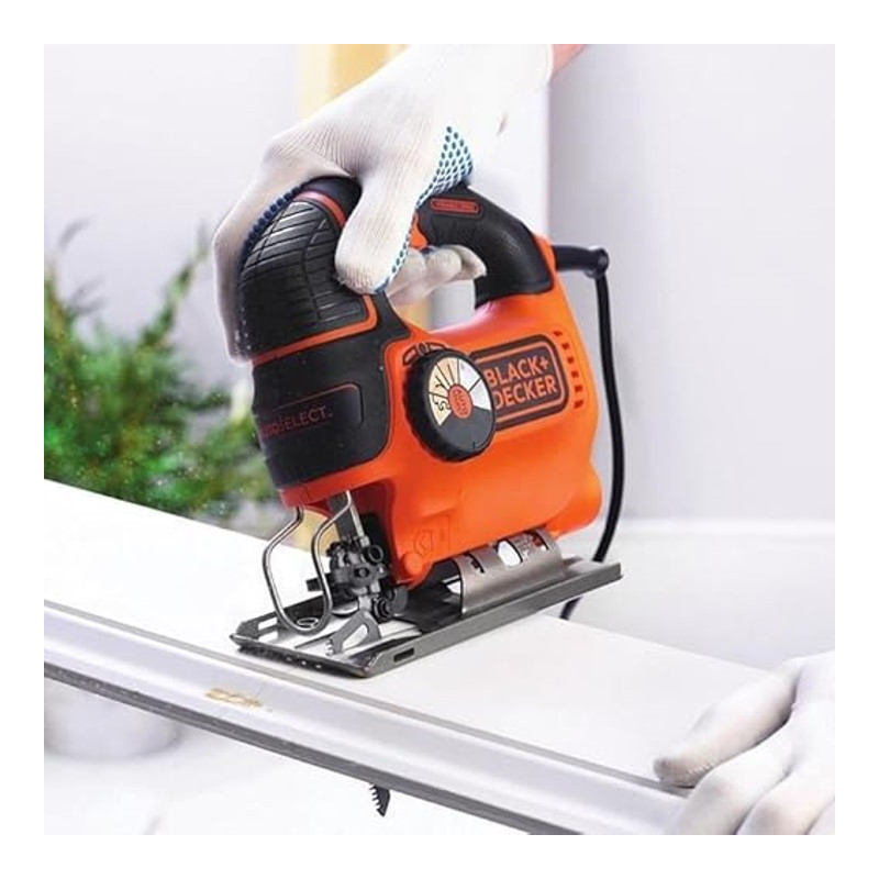 Scie sauteuse pendulaire filaire 550W