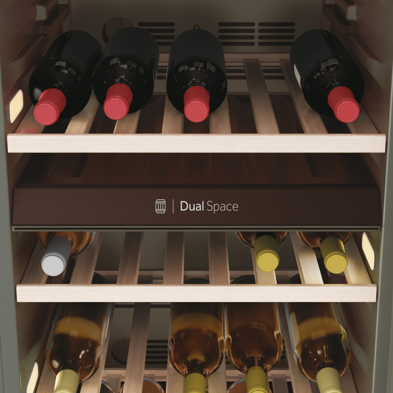 Haier Wine Bank 50 Serie 7 HWS77GDAU1 Refroidisseur de vin compresseur Pose libre Noir 77 bouteille(s)